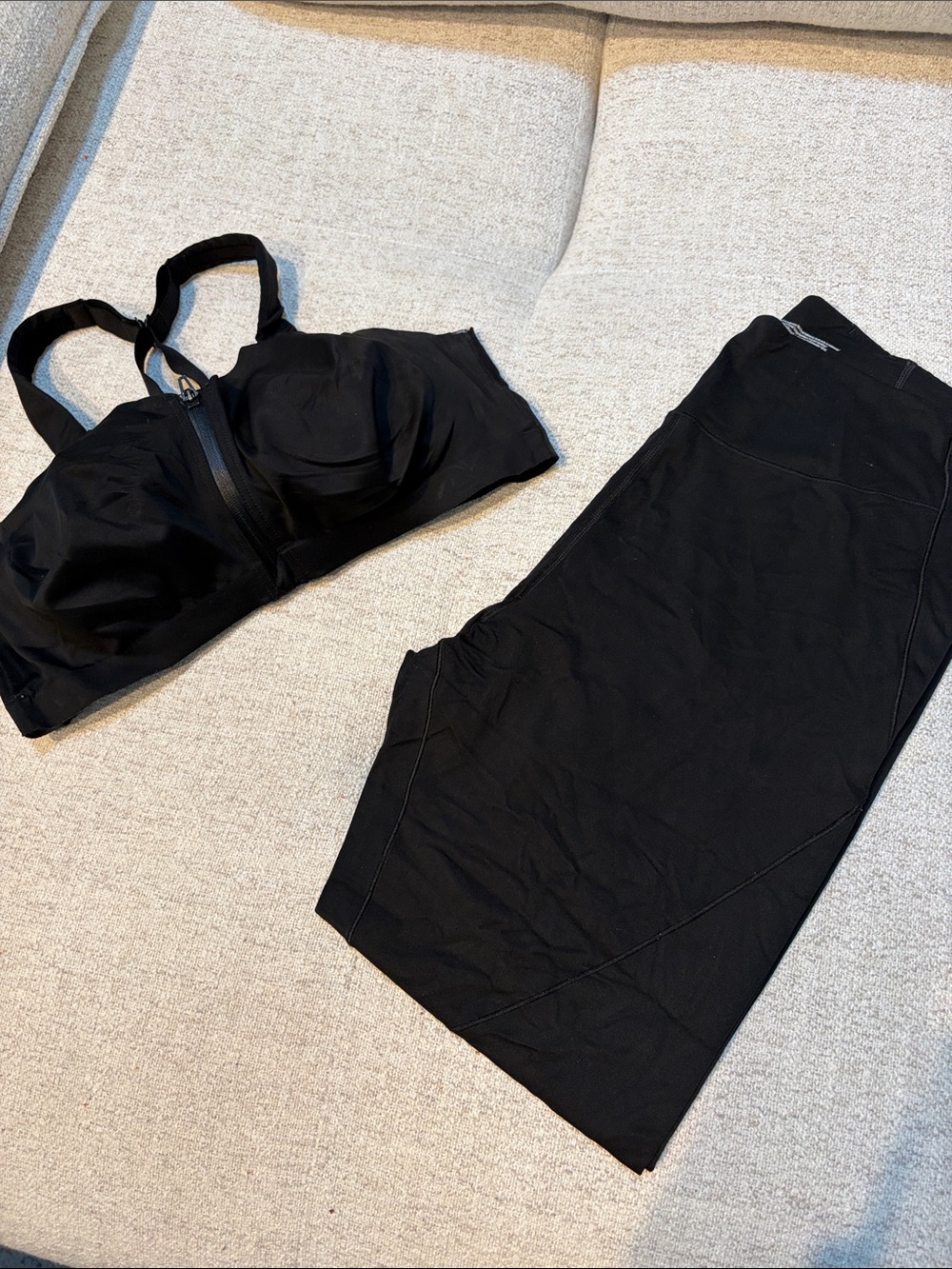 Victoria's Secret Black Activewear Duo - Bra & Leggings Set